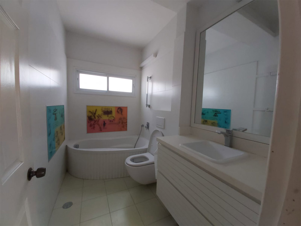 5cd1e7fb-b68f-4b0c-bc3c-61bc9d3a3abb דירה למכירה ברחובות 7 חדרים ברחוב שלום צעידי