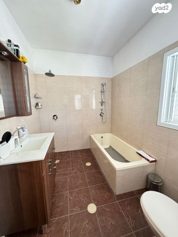 y2_13_ba3_uHaDpE_20240820