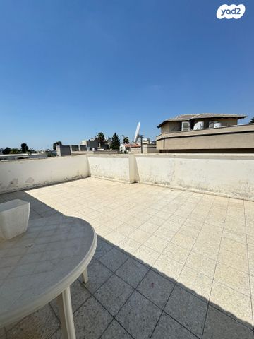 y2_7_GmfaJMsJE5_20240820