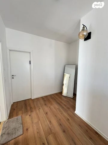 y2_11_d4TQBXSGut_20241009