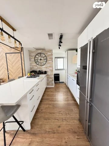 y2_12_dcqV0u4tOI_20241009