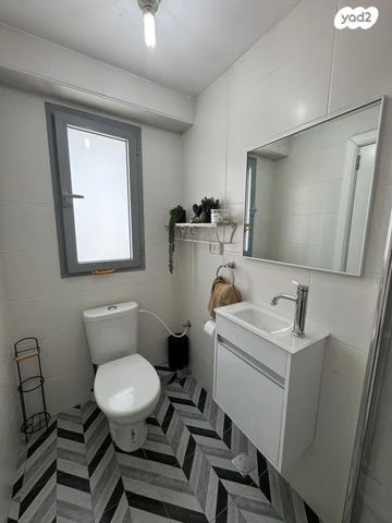 y2_2_UoWK18q39X_20241009