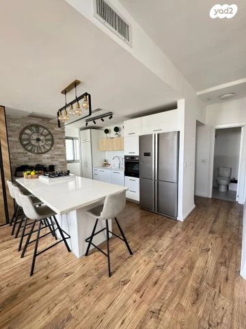 y2_4_rui65wp1Fs_20241009