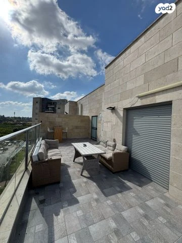 y2_5_sy5uJ3p78I_20241009