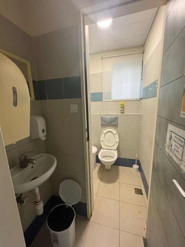 9fddb61f-4779-4d26-aeb7-81c14b1c035c