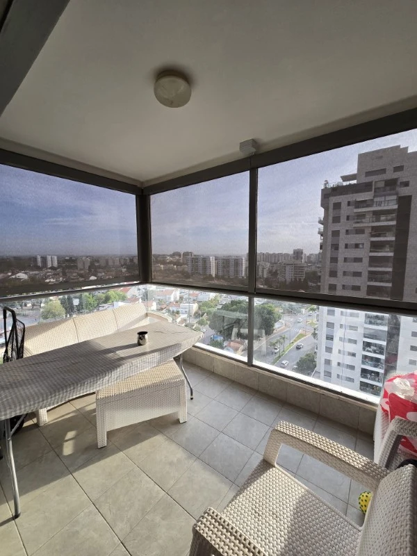 e59170ed-0561-47b3-a578-1a3693a46a7a