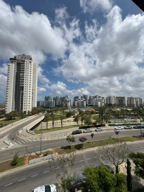 c6feb73a-55b3-4673-b50d-9010623a9076