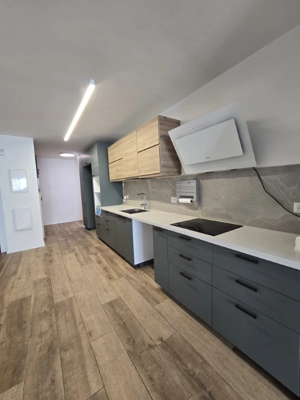 ea3da39b-c57a-4a54-b441-1d7657de44b9