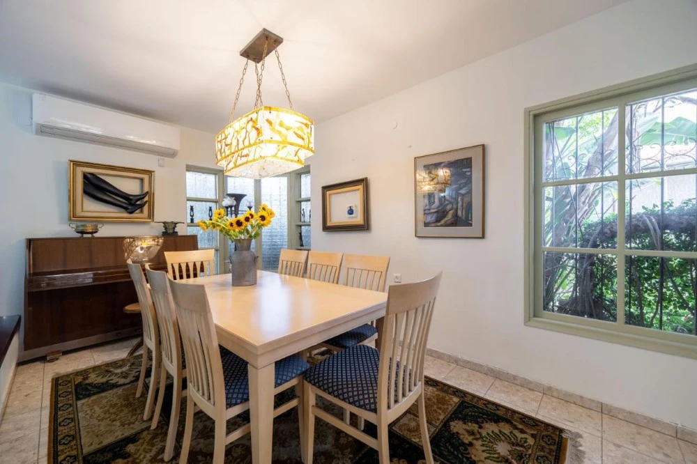 1ad5308c-e3f3-418b-a732-f8b15dbcdf92