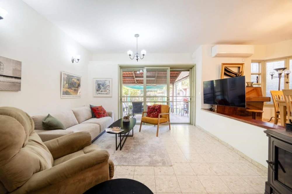 9a822f85-76a4-4dfa-bbde-d217a05cb387