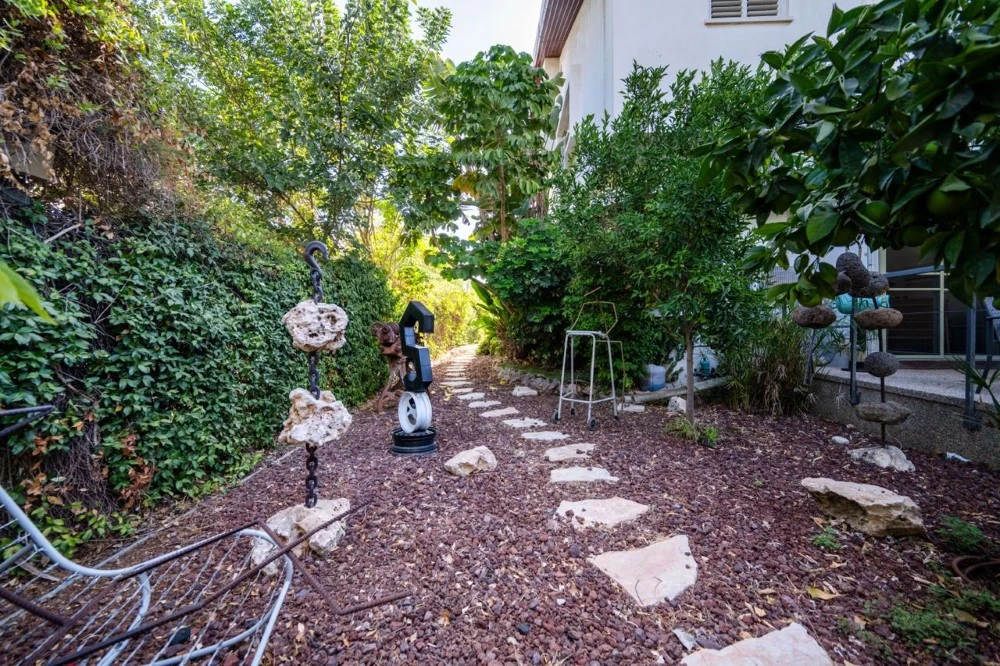 ce02b5dc-14ff-4a16-8566-c77bc0d3c2ed