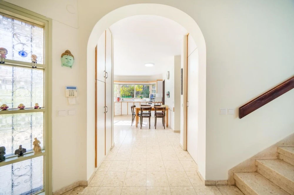 d0e52475-68b0-453d-9b79-55eab5686100