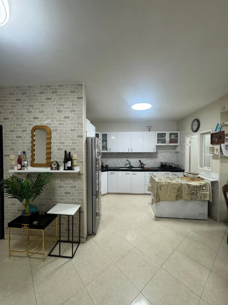 5ed10972-80ed-4e9c-8ae2-8a70f6128e10