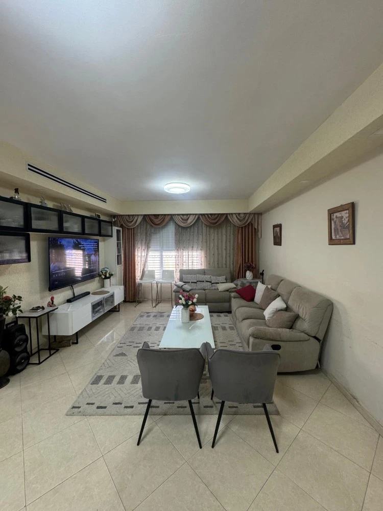 a6b289a4-cf42-43c4-95c5-ddc035956785